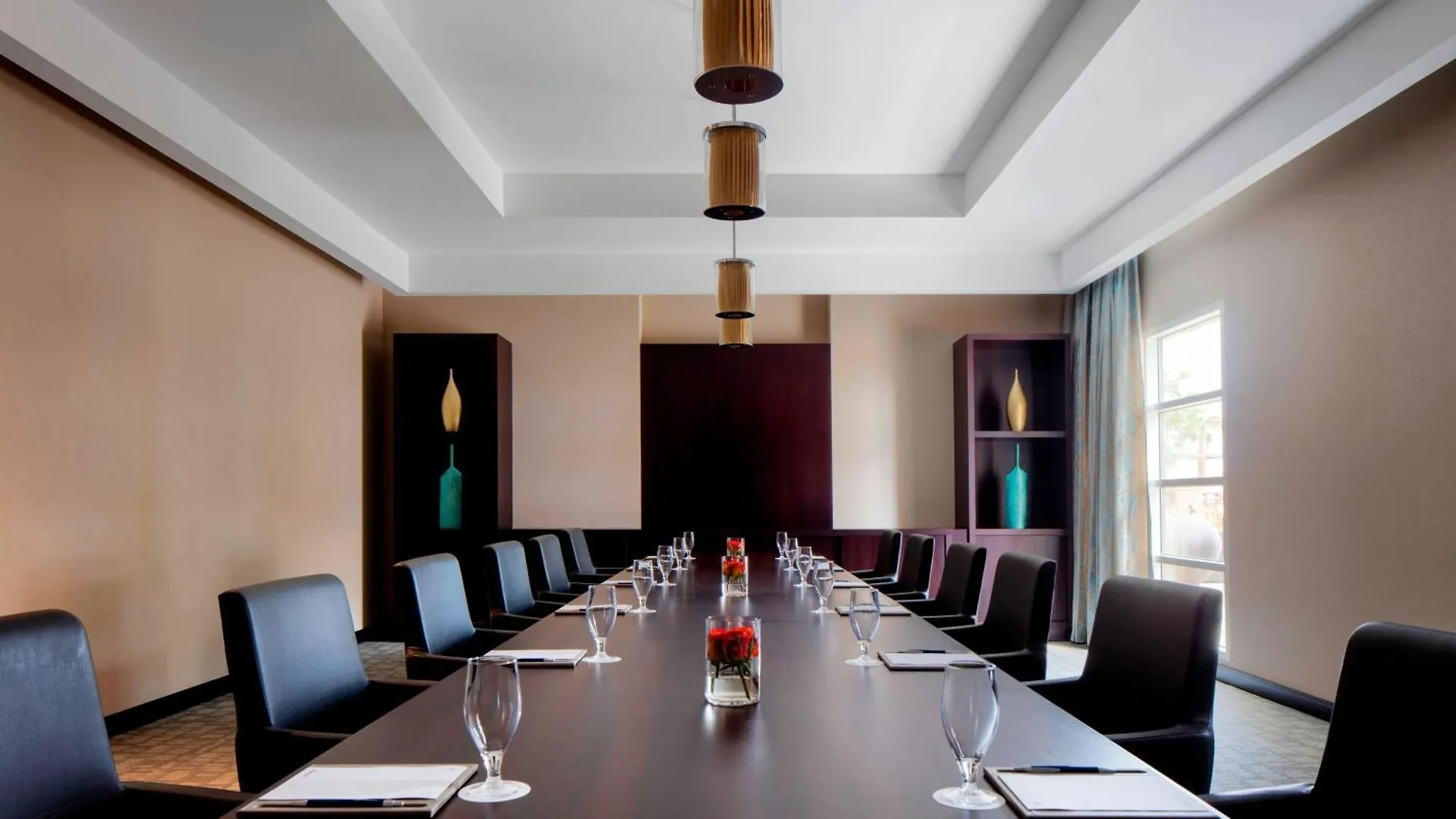 Sheraton Sharjah Beach Resort And Spa 5*,  Birleşik Arap Emirlikleri