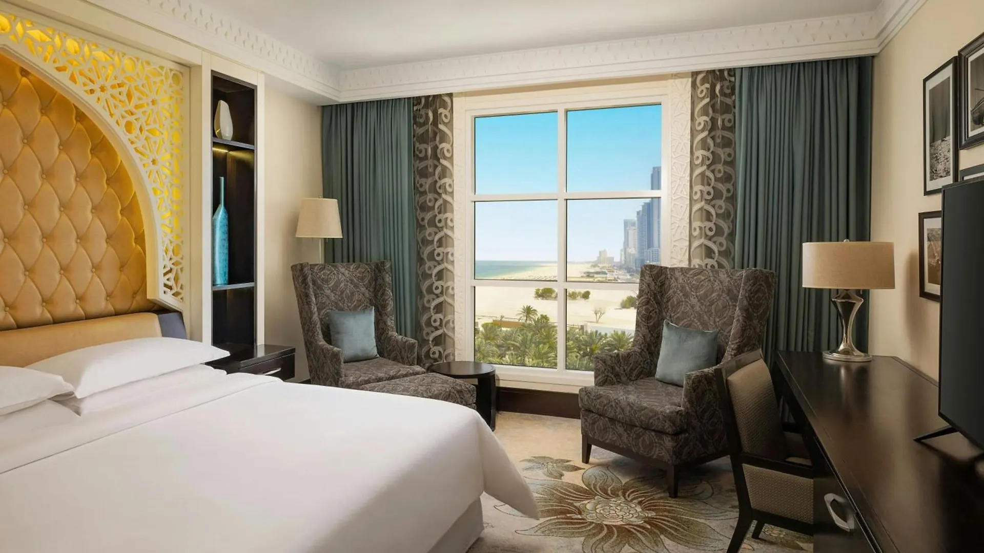 Sheraton Sharjah Beach Resort And Spa 5*,  Birleşik Arap Emirlikleri